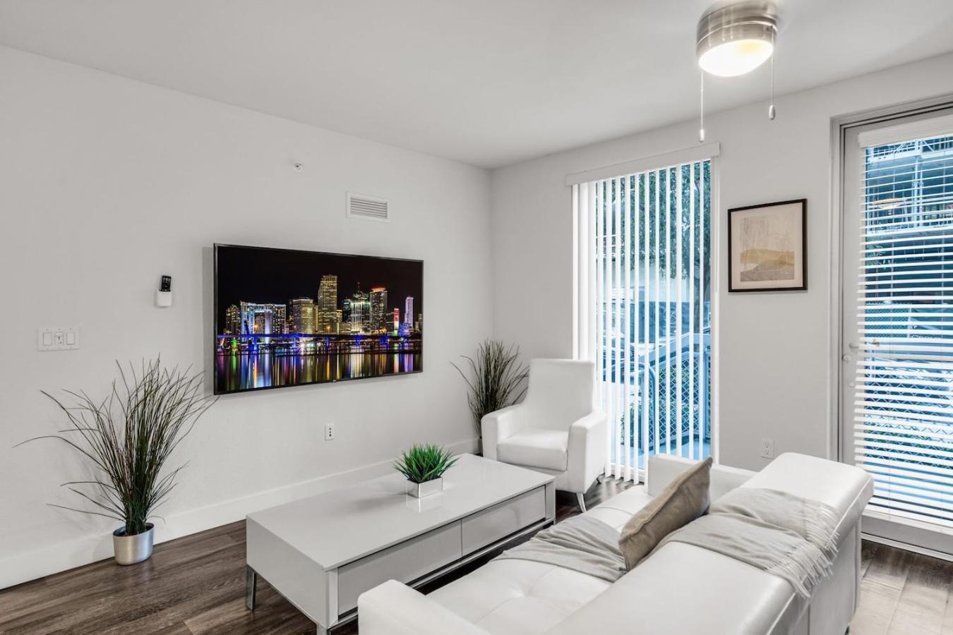 Apartment Comfort And Convenience 2br Unit With Free Parking
