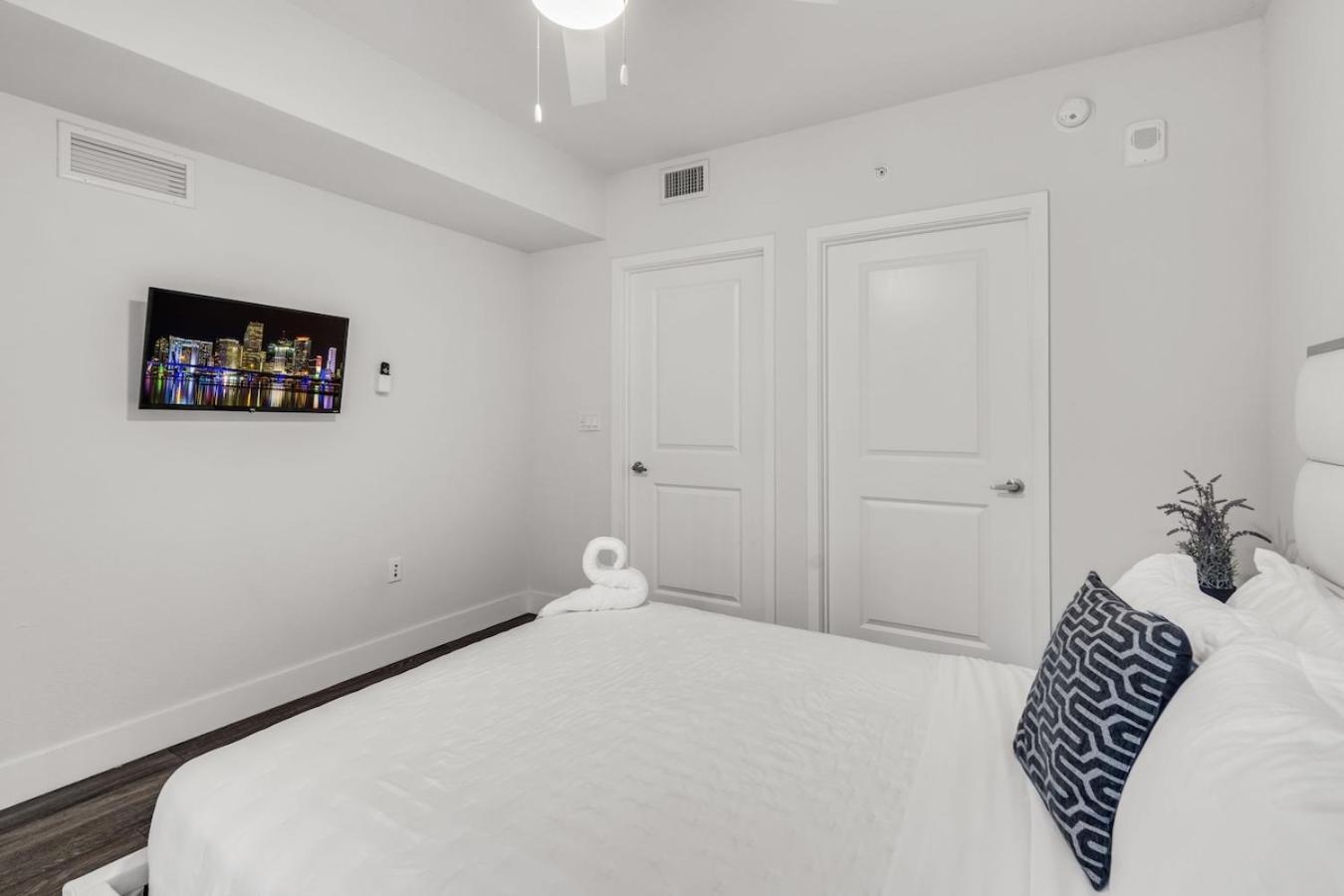 Comfort And Convenience 2br Unit With Free Parking Miami